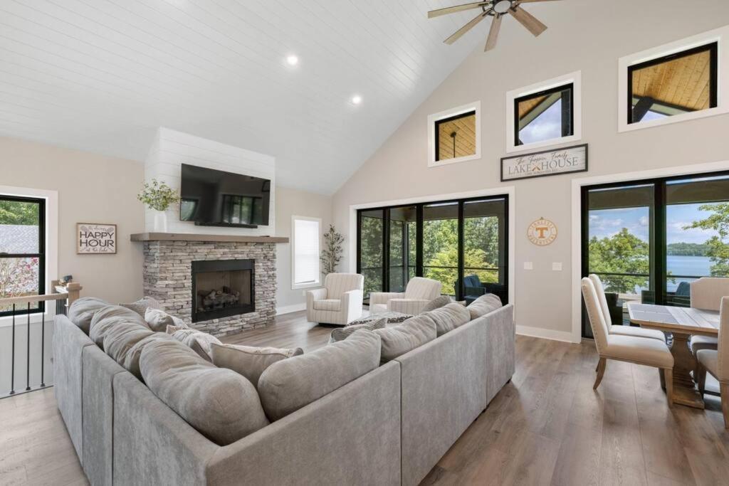 New Home, Dock, Kayaks, Game Room, Water Views Winchester Extérieur photo