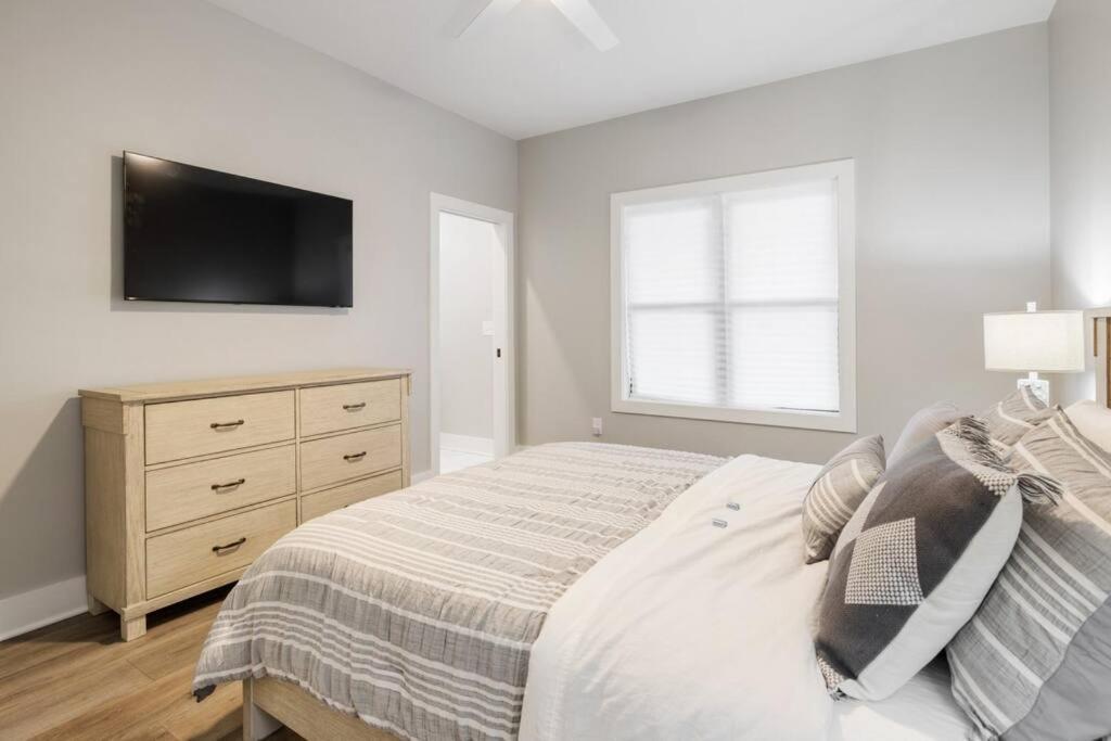 New Home, Dock, Kayaks, Game Room, Water Views Winchester Extérieur photo