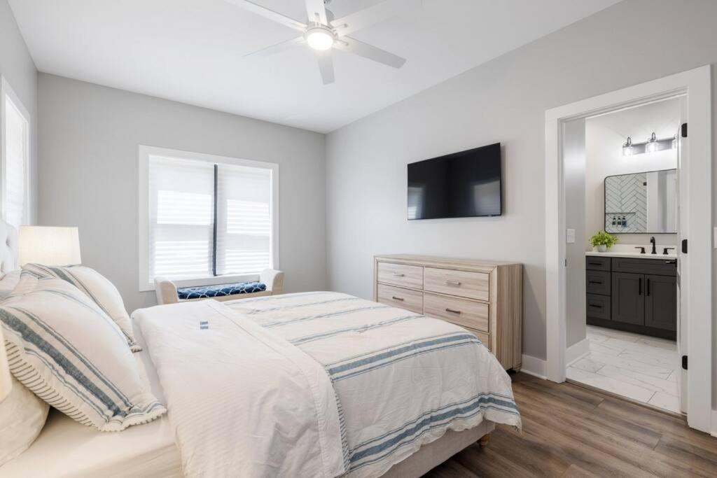 New Home, Dock, Kayaks, Game Room, Water Views Winchester Extérieur photo
