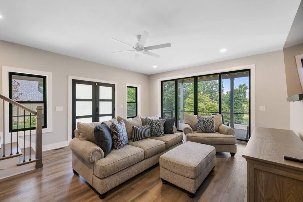 New Home, Dock, Kayaks, Game Room, Water Views Winchester Extérieur photo