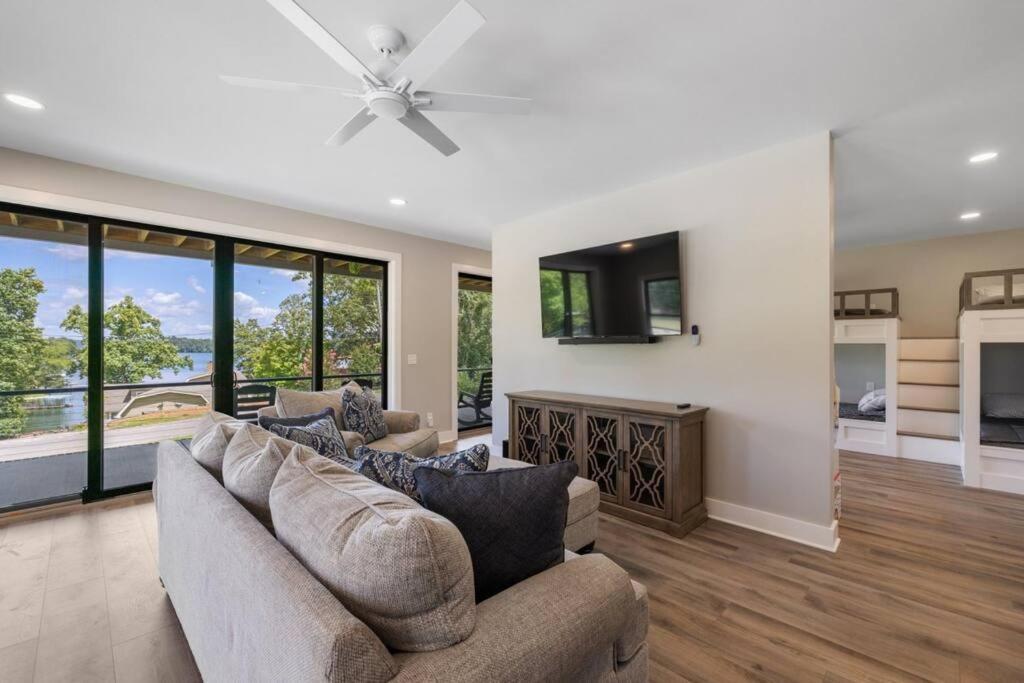 New Home, Dock, Kayaks, Game Room, Water Views Winchester Extérieur photo